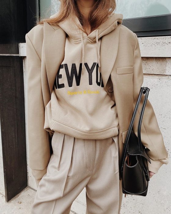 15+ Chic Ways to Wear the Athleisure Trend - Outfitting Ideas