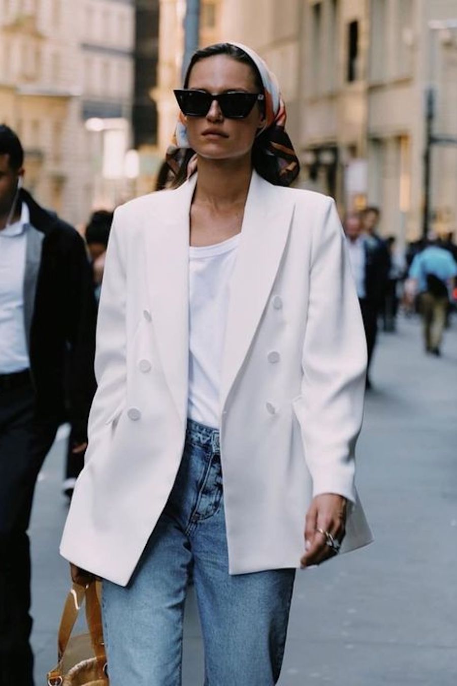 white blazer with jeans