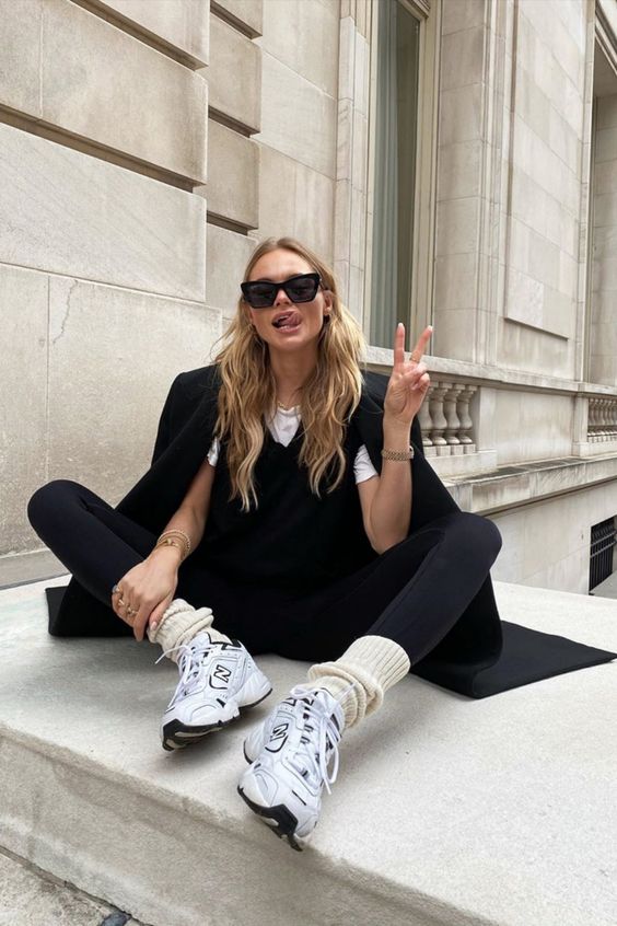 15+ Chic Ways to Wear the Athleisure Trend - Outfitting Ideas